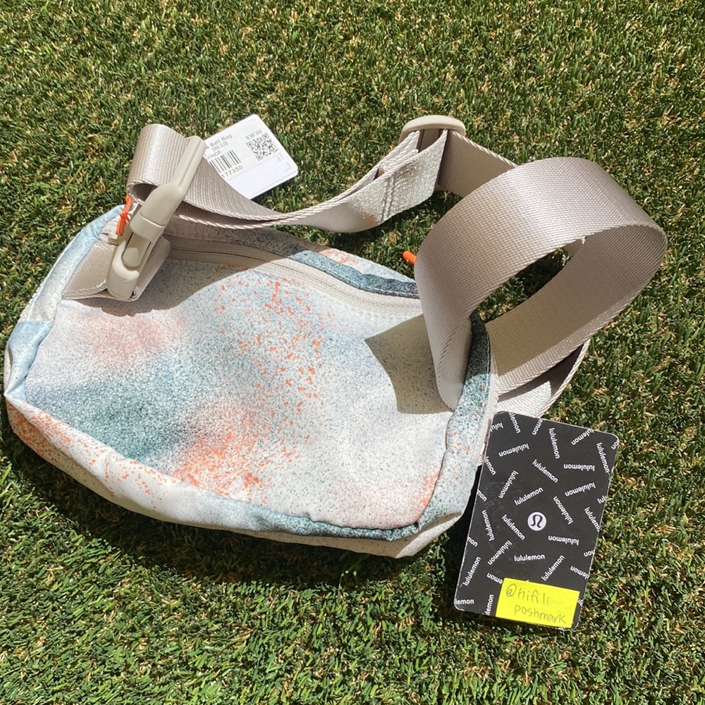 NWT HTF 🦄 SOLD OUT Lululemon spray paint everywhere belt bag OG strap - Picture 4 of 6